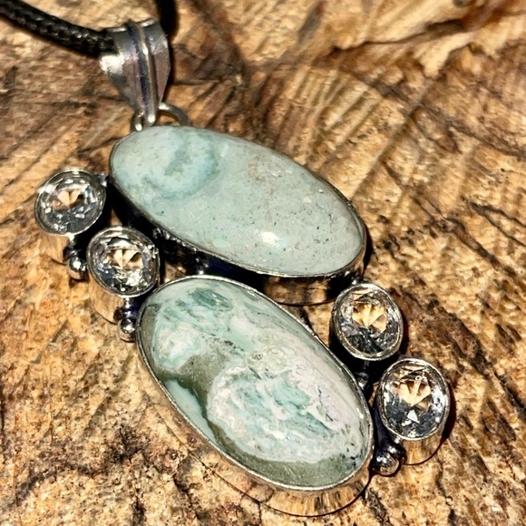 Variscite Utahlute Pendant 2 1/4” - Picture 10 of 11